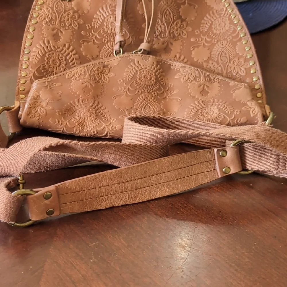 The Sak Brown Leather Crossbody Bag with Embossed Design - Picture 13 of 16